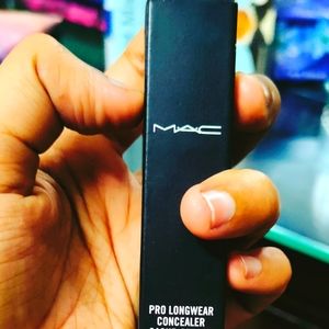 M.A.C Concealer